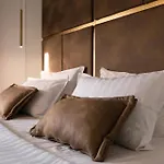 Luxury Vesper- Heated Pool, Hot Tub, Rooftop Terrace, Gym *