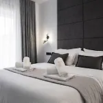Luxury Vesper- Heated Pool, Hot Tub, Rooftop Terrace, Gym * Vodice