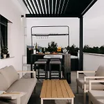 Luxury Vesper- Heated Pool, Hot Tub, Rooftop Terrace, Gym Villa *