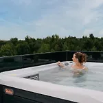 Villa Luxury Vesper- Heated Pool, Hot Tub, Rooftop Terrace, Gym *