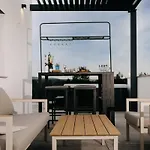 Luxury Vesper- Heated Pool, Hot Tub, Rooftop Terrace, Gym Villa