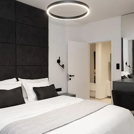 Luxury Vesper- Private Pool, Hot Tub, Rooftop Terrace, Gym Villa *