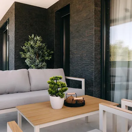Luxury Vesper- Heated Pool, Hot Tub, Rooftop Terrace, Gym Villa *