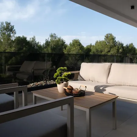 Luxury Vesper- Heated Pool, Hot Tub, Rooftop Terrace, Gym Villa Vodice