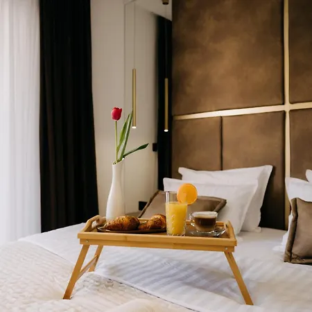 Luxury Vesper- Heated Pool, Hot Tub, Rooftop Terrace, Gym Vodice