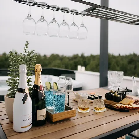 Luxury Vesper- Private Heated Pool, Hot Tub, Rooftop, Starlink Villa Vodice