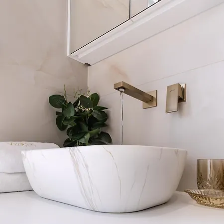 Luxury Vesper- Private Pool, Hot Tub, Rooftop Terrace, Gym