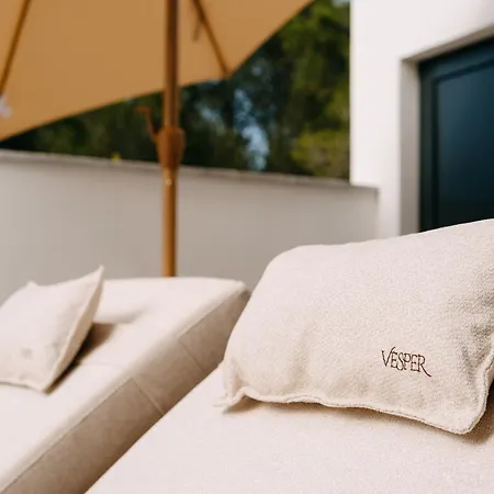 Luxury Vesper- Private Pool, Hot Tub, Rooftop Terrace, Gym Villa