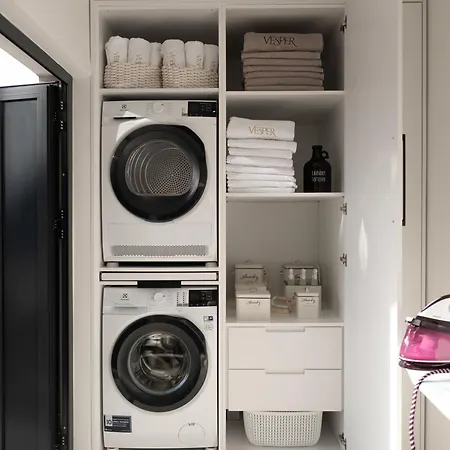 Luxury Vesper- Private Pool, Hot Tub, Rooftop Terrace, Gym *