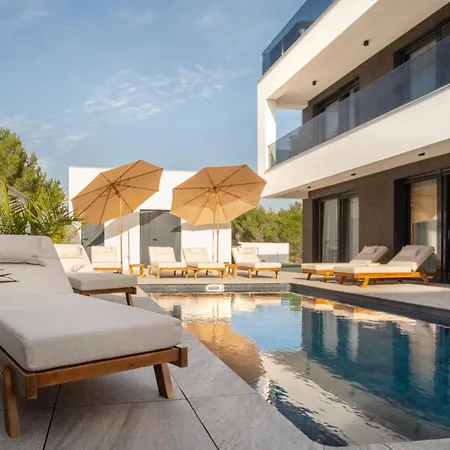 Villa Luxury Vesper- Private Pool, Hot Tub, Rooftop Terrace, Gym Vodice