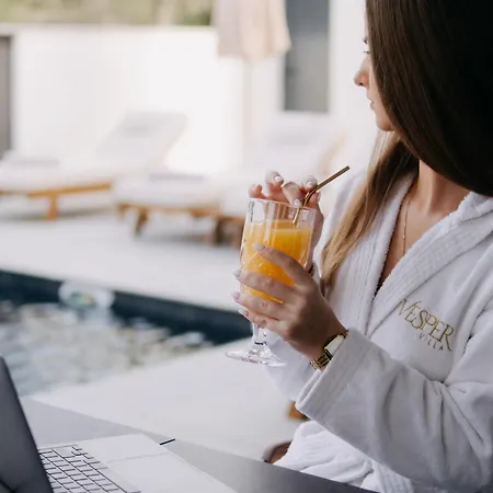 Luxury Vesper- Private Pool, Hot Tub, Rooftop Terrace, Gym Villa