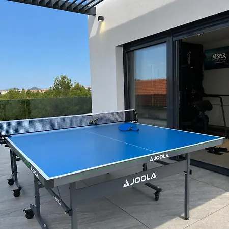 Luxury Vesper- Heated Pool, Hot Tub, Rooftop Terrace, Gym Villa *