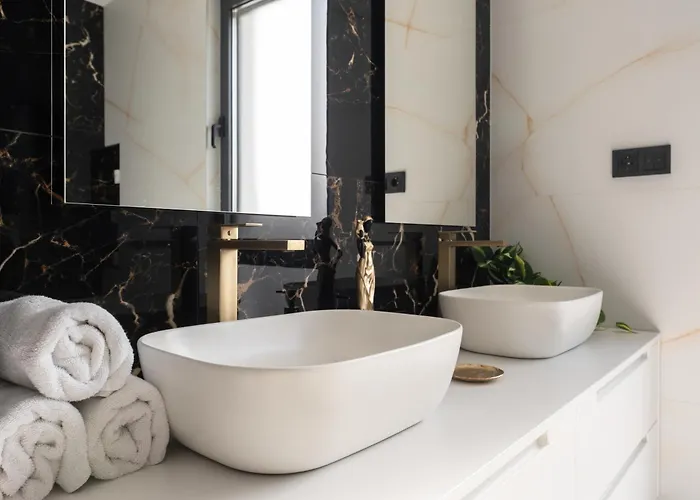 Luxury Vesper- Private Pool, Hot Tub, Rooftop Terrace, Gym * Vodice