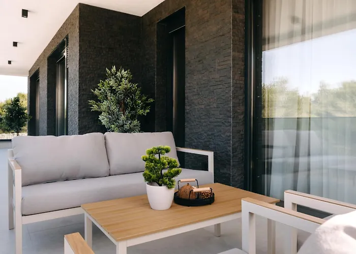 Luxury Vesper- Private Pool, Hot Tub, Rooftop Terrace, Gym Vila *