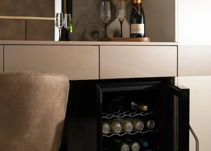 别墅 Luxury Vesper- Private Pool, Hot Tub, Rooftop Terrace, Gym *