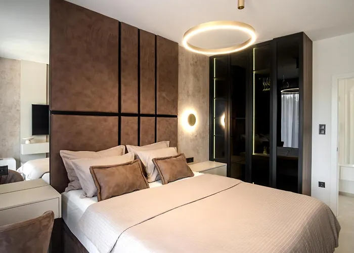 Luxury Vesper- Heated Pool, Hot Tub, Rooftop Terrace, Gym *