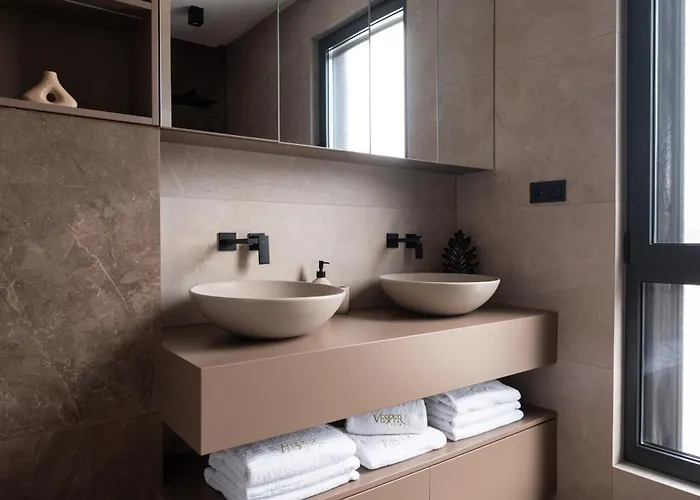 Luxury Vesper- Heated Pool, Hot Tub, Rooftop Terrace, Gym Villa Vodice