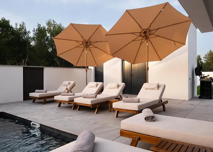 Vila Luxury Vesper- Private Pool, Hot Tub, Rooftop Terrace, Gym Vodice