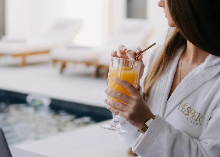 Luxury Vesper- Private Pool, Hot Tub, Rooftop Terrace, Gym 别墅