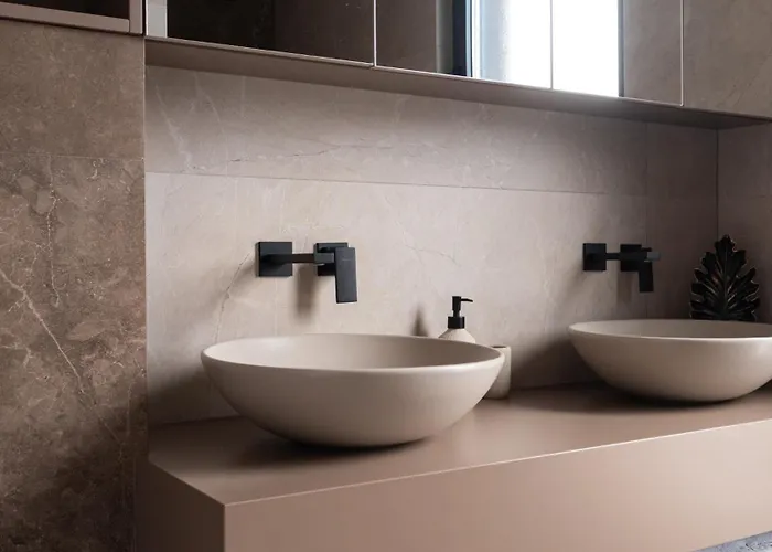 Luxury Vesper- Heated Pool, Hot Tub, Rooftop Terrace, Gym Villa Vodice