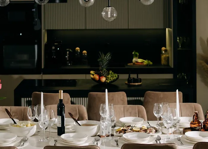 Luxury Vesper- Private Pool, Hot Tub, Rooftop Terrace, Gym 别墅